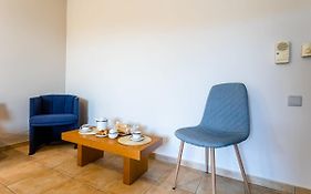Kitries Summer Getaway - Eden Cozy Suite